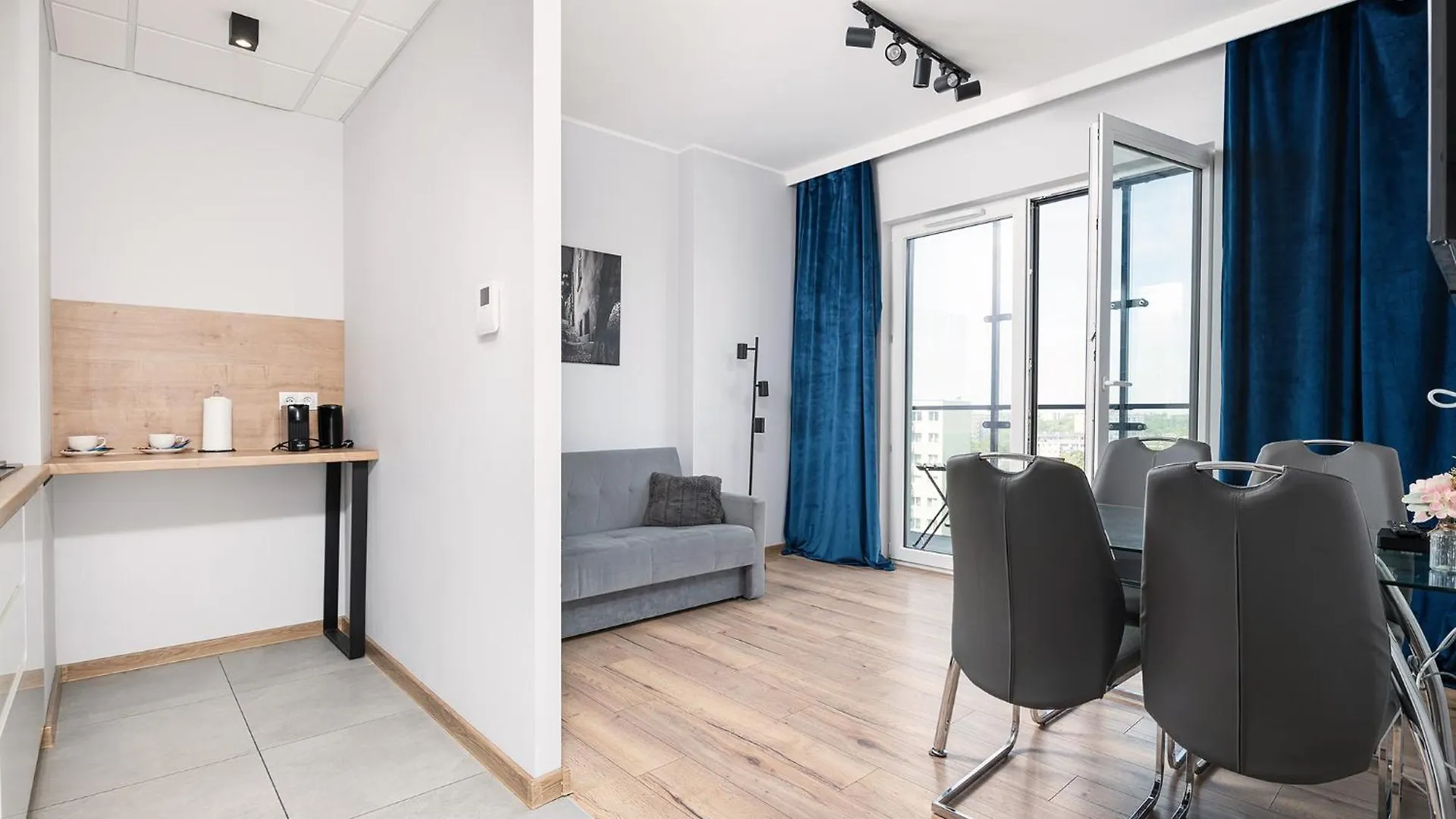Rentplanet - Apartamenty Kasprzaka Warszawa 0*,
