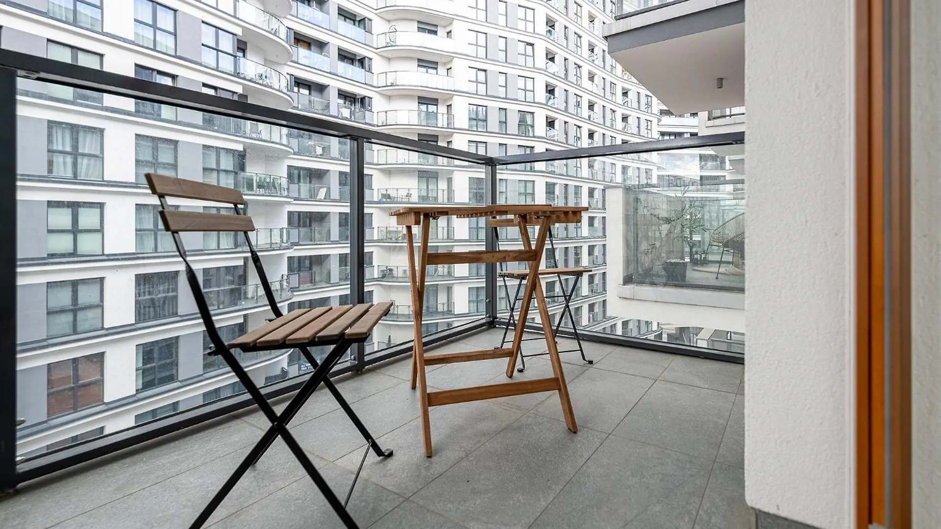 Rentplanet - Apartamenty Kasprzaka Varšava Apartmán