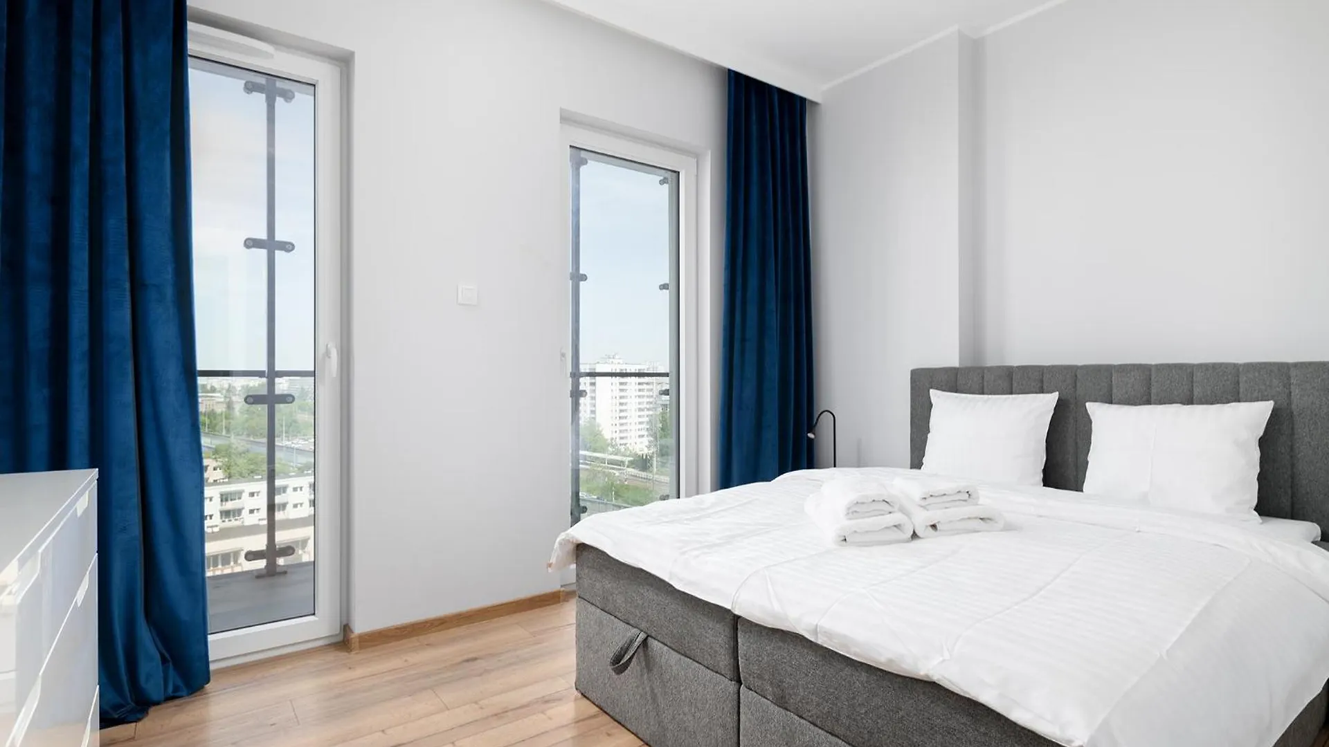Rentplanet - Apartamenty Kasprzaka Warsaw 0*,  Poland